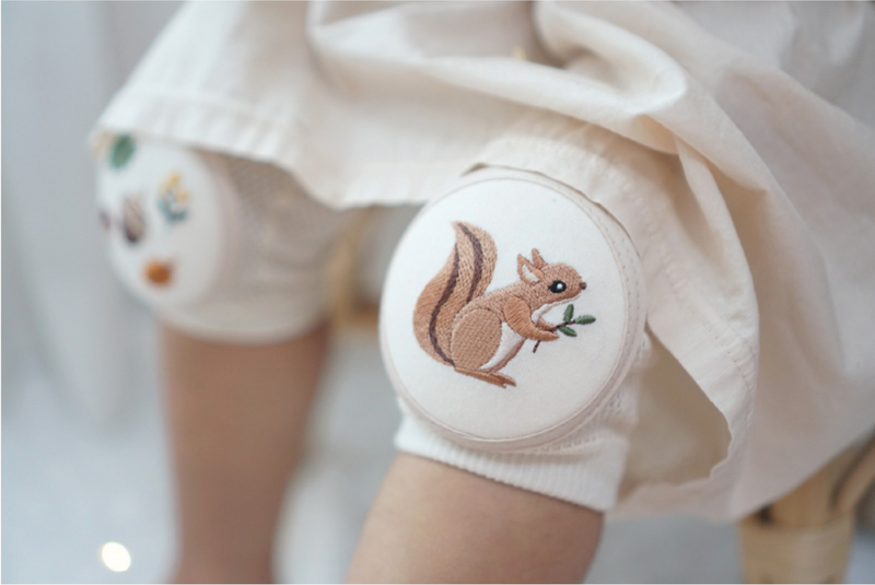 Squirrel knee pads – My mini button